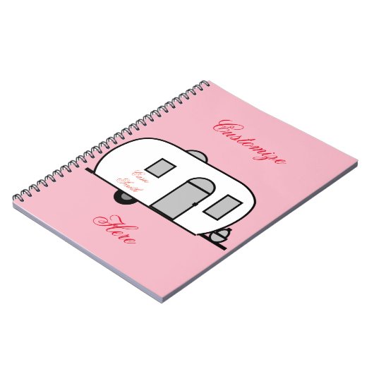 ヴィンテージのクラシックなトレーラーによって円形にされるキャラバン ノートブック (左側)