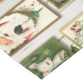 ヴィンテージのクリスマスカードを飾ったシプラップ テーブルクロス (アングル)