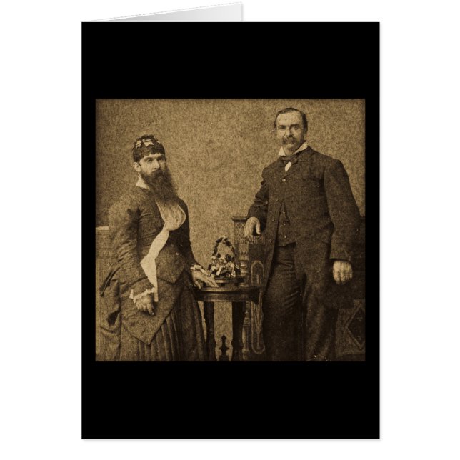 ヴィンテージのサーカスの変種の髭がある女性 (正面)