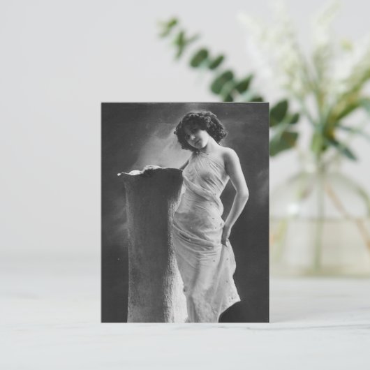 ヴィンテージのセクシーなビクトリア時代の少女写真 ポストカード (スタンド正面)