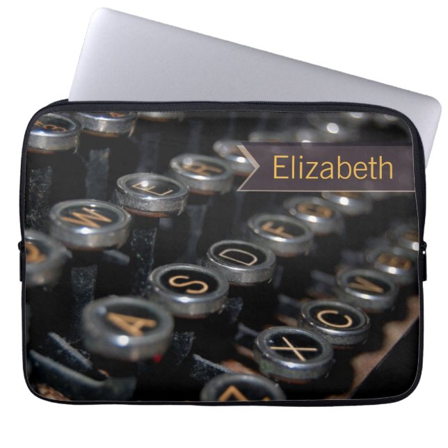 ヴィンテージのタイプライターの作家の名前をカスタムする ラップトップスリーブ (正面)