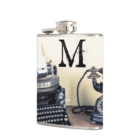 ヴィンテージのタイプ作家のレトロのモノグラムのウィスキーのフラスコ フラスク (左)