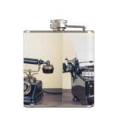 ヴィンテージのタイプ作家のレトロのモノグラムのウィスキーのフラスコ フラスク (裏面)