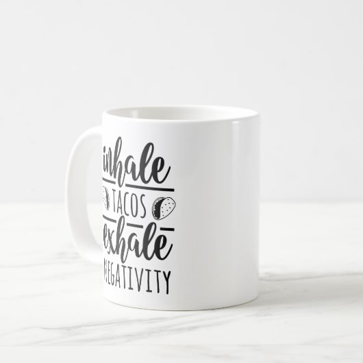 ヴィンテージのタコスのマグはタコスを吐き出します否定性を吸い込みます コーヒーマグカップ (正面左)