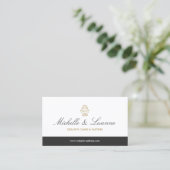 ヴィンテージのティアド・ケーキエレガントーのロゴとホワイト 名刺 (スタンド正面)