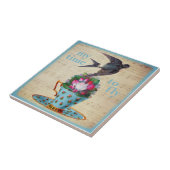 ヴィンテージのティーカップのバラおよび飛行のつばめの鳥 タイル (側面)