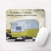 ヴィンテージのトレーラーのShastaの旅行のマウスパッド マウスパッド (マウス)