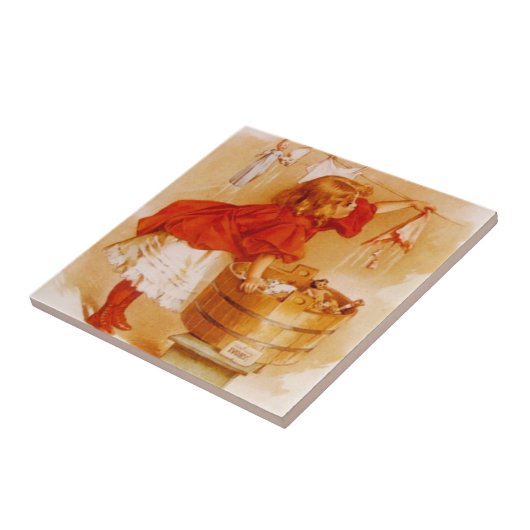 ヴィンテージのビクトリアンな洗濯日女の子の人形の石鹸の広告 タイル (側面)