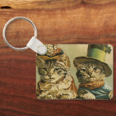 ヴィンテージのビクトリアン帽子をかぶった新郎猫 キーホルダー (裏面)