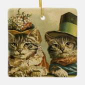 ヴィンテージのビクトリアン帽子をかぶった新郎猫 セラミックオーナメント (正面)