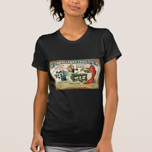 ヴィンテージのフランスのな広告Chapelleries 1890年 Tシャツ (正面)