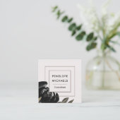 ヴィンテージのフローラをグレー淡い色のの背景に表示 スクエア名刺 (スタンド正面)