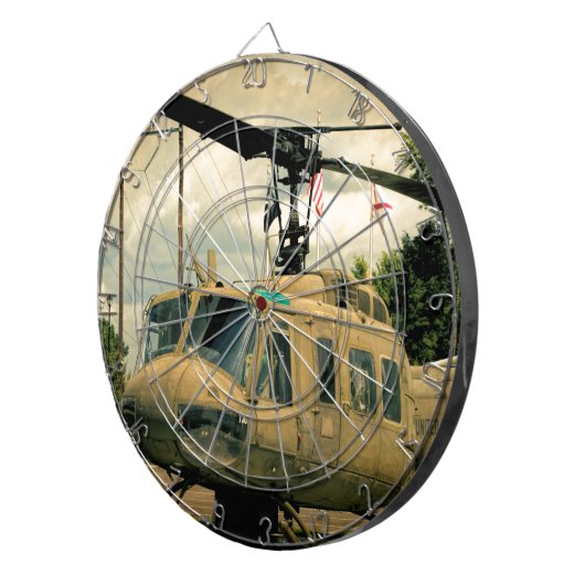 ヴィンテージのベトナム時代のuh1 Hueyの軍隊のヘリコプター ダーツボード (正面右)