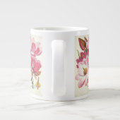 ヴィンテージのマグノリアの木の花、ピンクの庭の花 ジャンボコーヒーマグカップ (裏面)