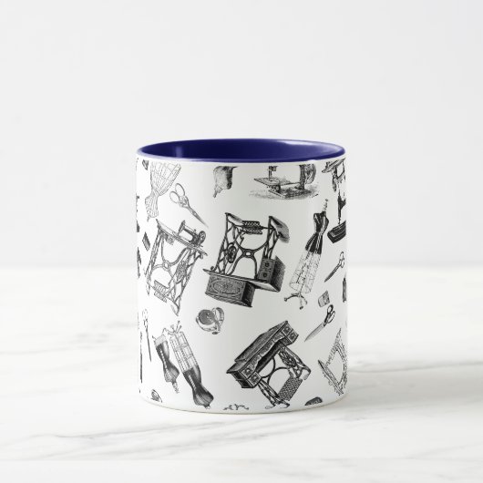 ヴィンテージのミシンの手動クランクのペダルの概念 マグカップ (中央)