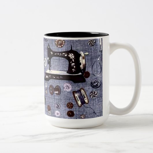 ヴィンテージのミシンの裁縫婦のコーヒー・マグ ツートーンマグカップ (右)