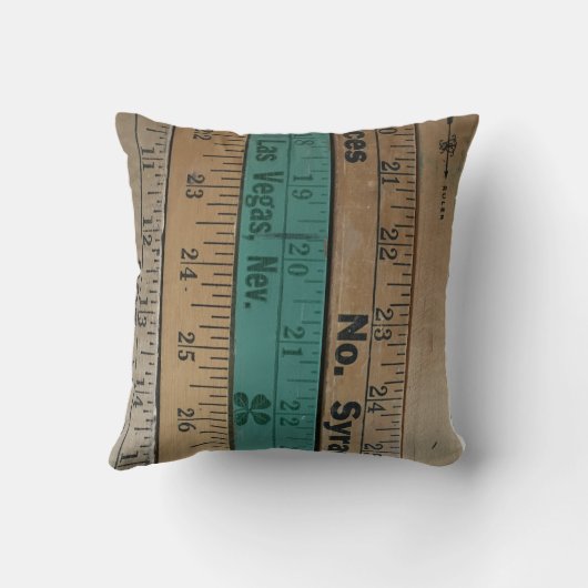 ヴィンテージのヤード尺の枕 クッション (裏面)