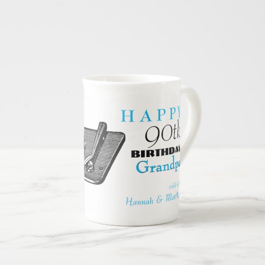 ヴィンテージのレコードプレーヤDJのカスタムな誕生日のマグ ボーンチャイナマグカップ (正面右)