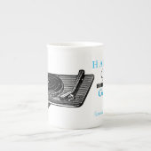 ヴィンテージのレコードプレーヤDJのカスタムな誕生日のマグ ボーンチャイナマグカップ (正面)