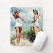 ヴィンテージのレトロの女性60sのサーフィンのビーチの女の子 マウスパッド (マウス)