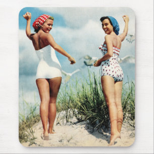 ヴィンテージのレトロの女性60sのサーフィンのビーチの女の子 マウスパッド