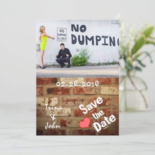 ヴィンテージのレンガ壁の落書き愛保存日付 セーブザデート (スタンド正面)