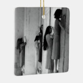 ヴィンテージの不気味な取り憑かれた女性 セラミックオーナメント (右)