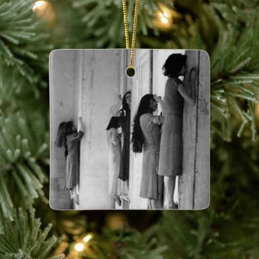 ヴィンテージの不気味な取り憑かれた女性 セラミックオーナメント (ツリー)