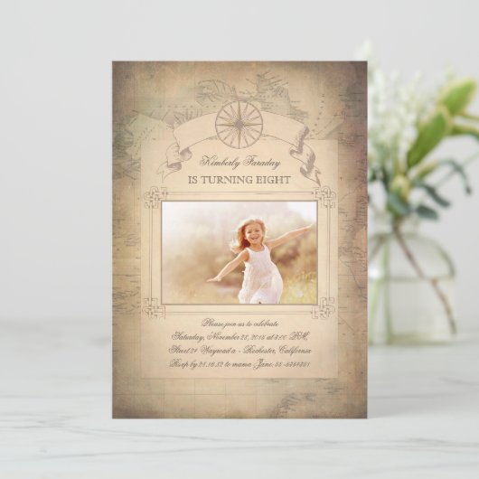 ヴィンテージの世界地図の古い写真の誕生日 招待状 (スタンド正面)