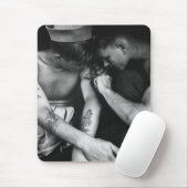 ヴィンテージの入れ墨を持つ陽気な興味の大きな塊の船員 マウスパッド (マウス)