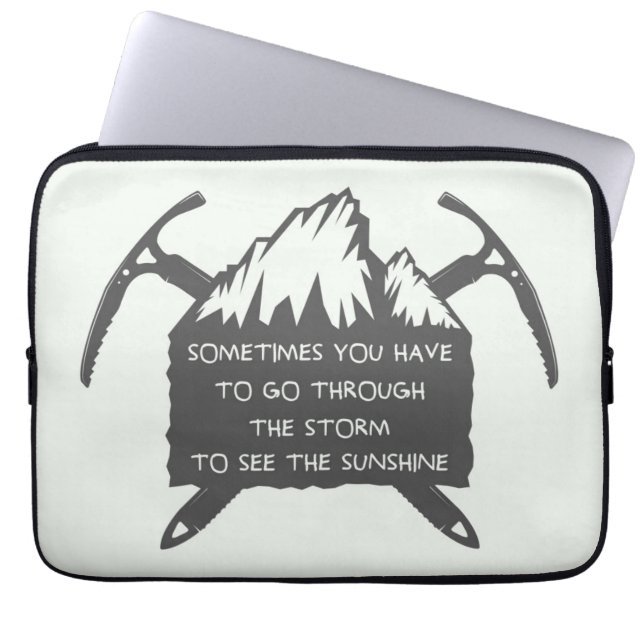 ヴィンテージの冒険のロゴのバッジ、紋章との ラップトップスリーブ (正面)