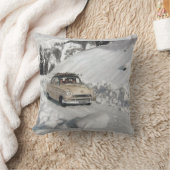 ヴィンテージの冬季スポーツ、スキー場への道 クッション (ブランケット)