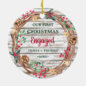 ヴィンテージの初めてのクリスマスエンゲージ木製リース セラミックオーナメント (裏面)