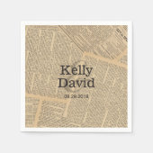 ヴィンテージの古い新聞の背結婚景 スタンダードカクテルナプキン (正面)