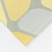 ヴィンテージの四角形（黄色） フリースブランケット (角)