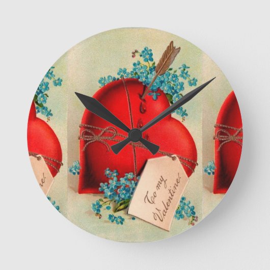 ヴィンテージの大きく赤い大げさに同情する人のバレンタインの郵便はがき ラウンド壁時計 (正面)