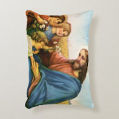 ヴィンテージの子どもがイエス・キリストに花を持って来る アクセントクッション (正面(垂直))