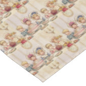 ヴィンテージの子どもクリスマスディナー – Kate Greenaway テーブルクロス (アングル)