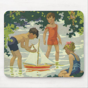 ヴィンテージの子供たちとおもちゃの帆船で遊ぶ夏の湖 マウスパッド