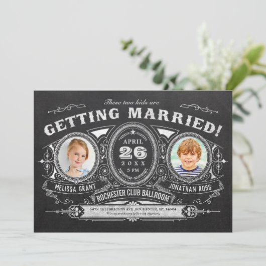 ヴィンテージの子供の写真の結婚式招待状の黒板 招待状 (スタンド正面)