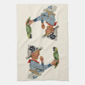 ヴィンテージの子供、ピラットのコスプレをした少年とヒマワリインコ キッチンタオル (縦)