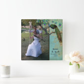 ヴィンテージの孔雀はエッチング-結婚式の写真--に羽をつけます スクエア壁時計 (ホーム)