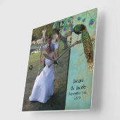 ヴィンテージの孔雀はエッチング-結婚式の写真--に羽をつけます スクエア壁時計 (傾斜)