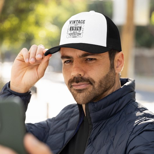 ヴィンテージの完成度へのおもしろいタイポグラフィ キャップ