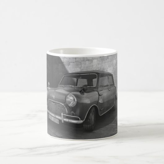 ヴィンテージの小型たる製造人車の白黒マグ コーヒーマグカップ (中央)