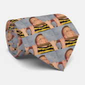 ヴィンテージの少年が懸垂をする、フィットネスとエクササイズ ネクタイ (ロール)