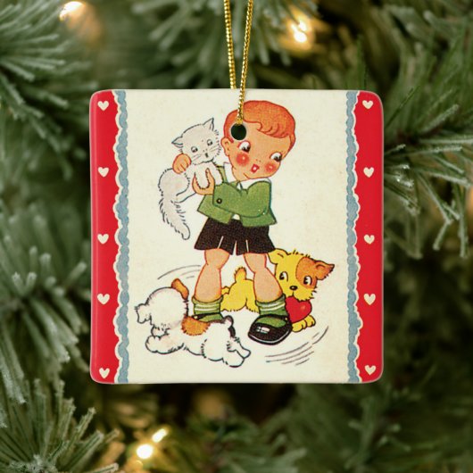 ヴィンテージの少年、子猫をレースする子犬から救う セラミックオーナメント (ツリー)