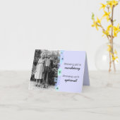 ヴィンテージの年配のカップルの成長する古いバースデー・カード カード (黄色い花)