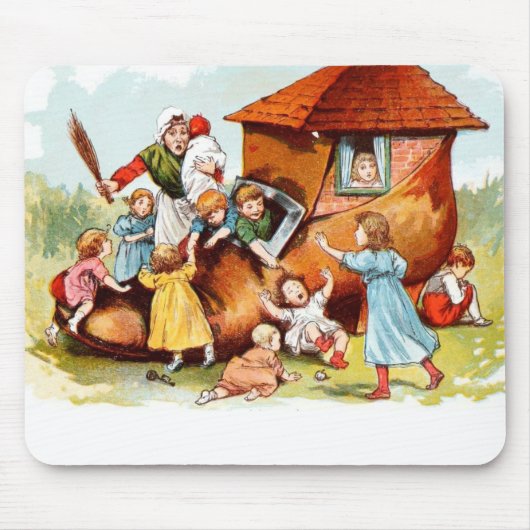 ヴィンテージの引くこと: 靴に住んでいる女性 マウスパッド (正面)