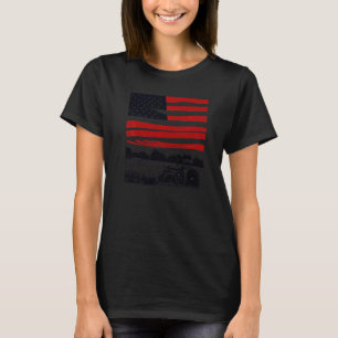 ヴィンテージの愛国的なトラクターでアメリカの農場の旗 Tシャツ